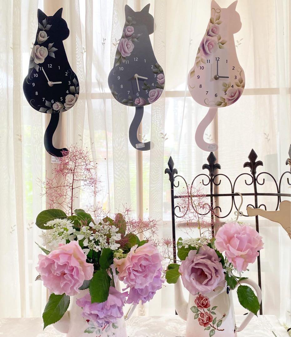 手描きの薔薇　しっぽが揺れる！可愛い猫の振り子時計①ブラック