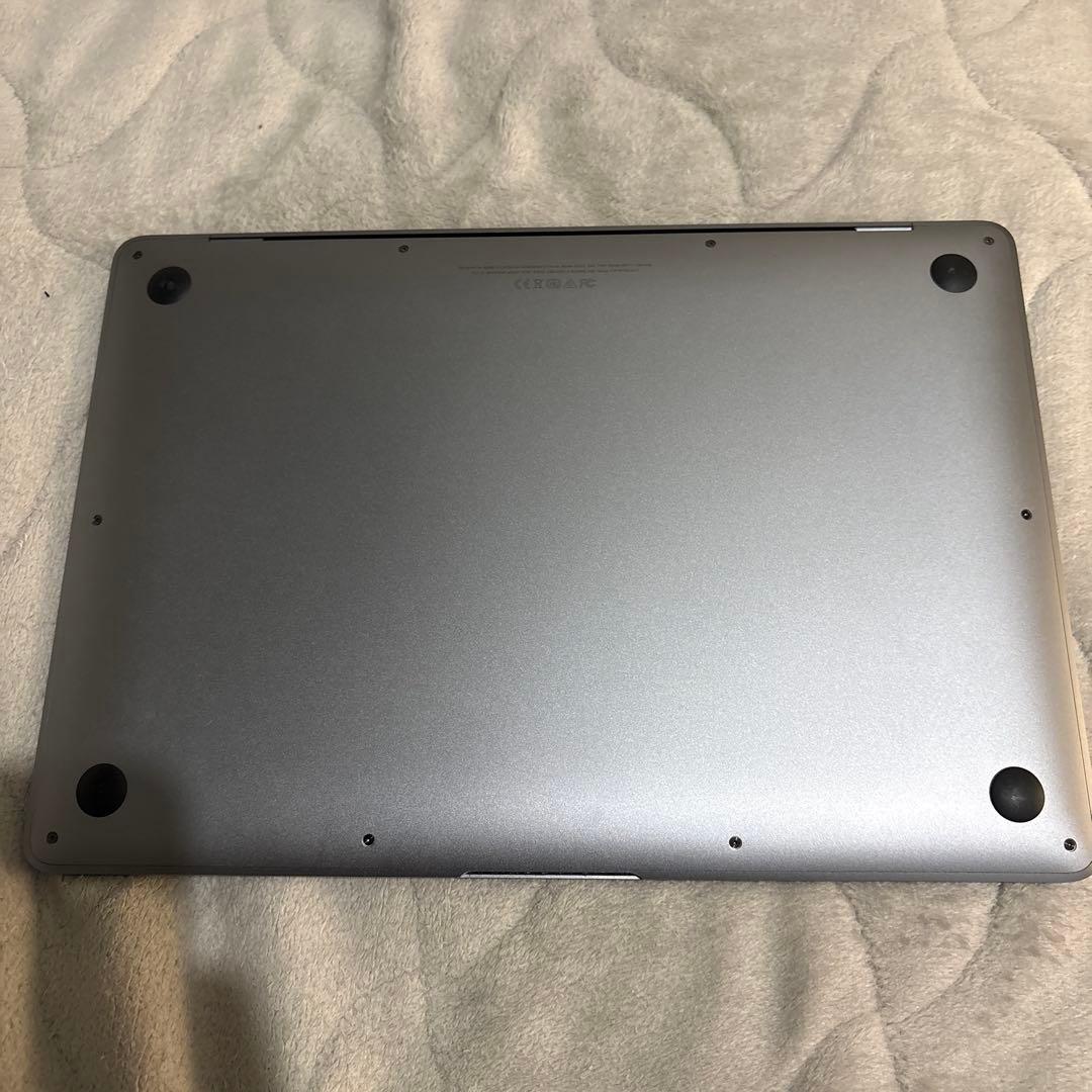 MacBookAir2018モデル128GBシルバー 充電器箱付