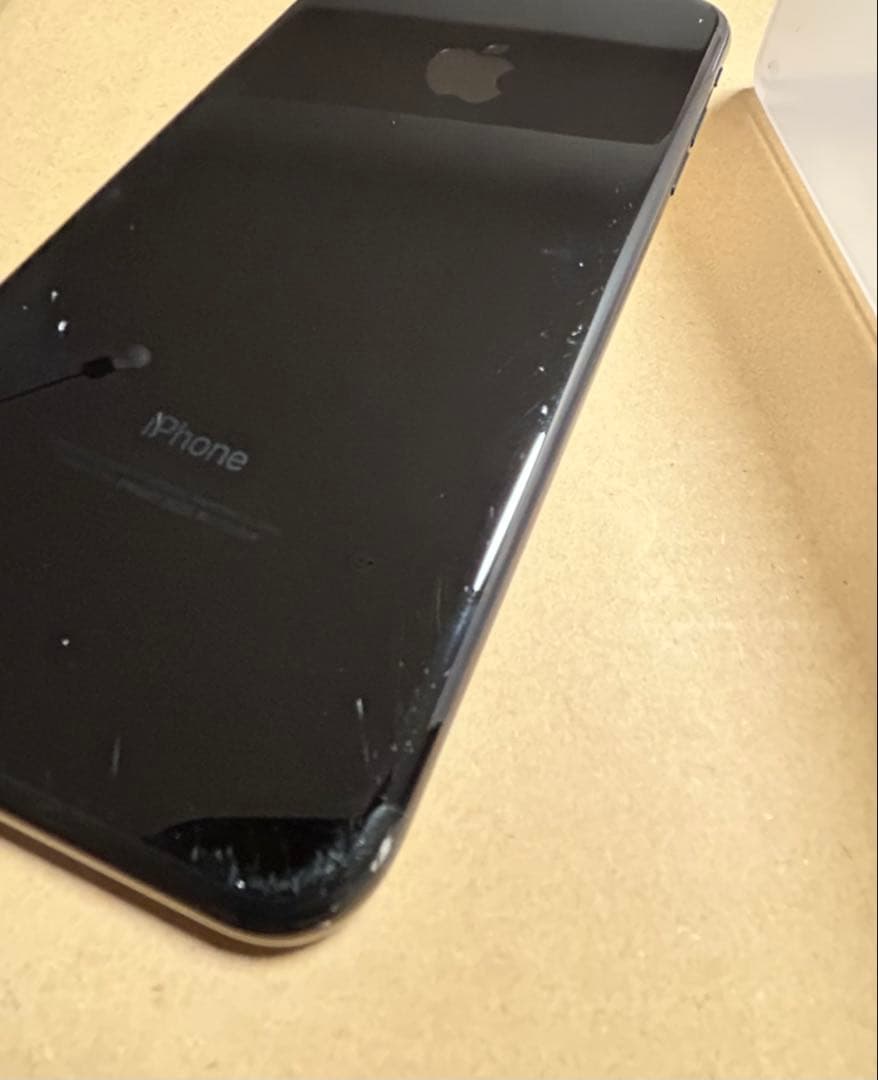 iPhone7 plus 本体　ブラック　128GB SIM無し