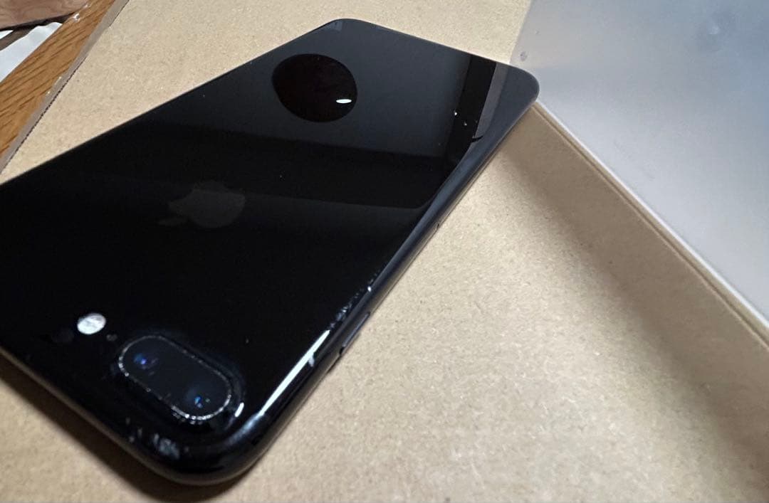 iPhone7 plus 本体　ブラック　128GB SIM無し