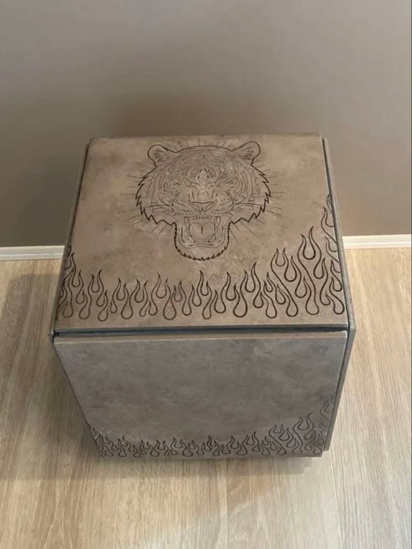 Tiger & Flames 刻印 タイルサイドテーブル