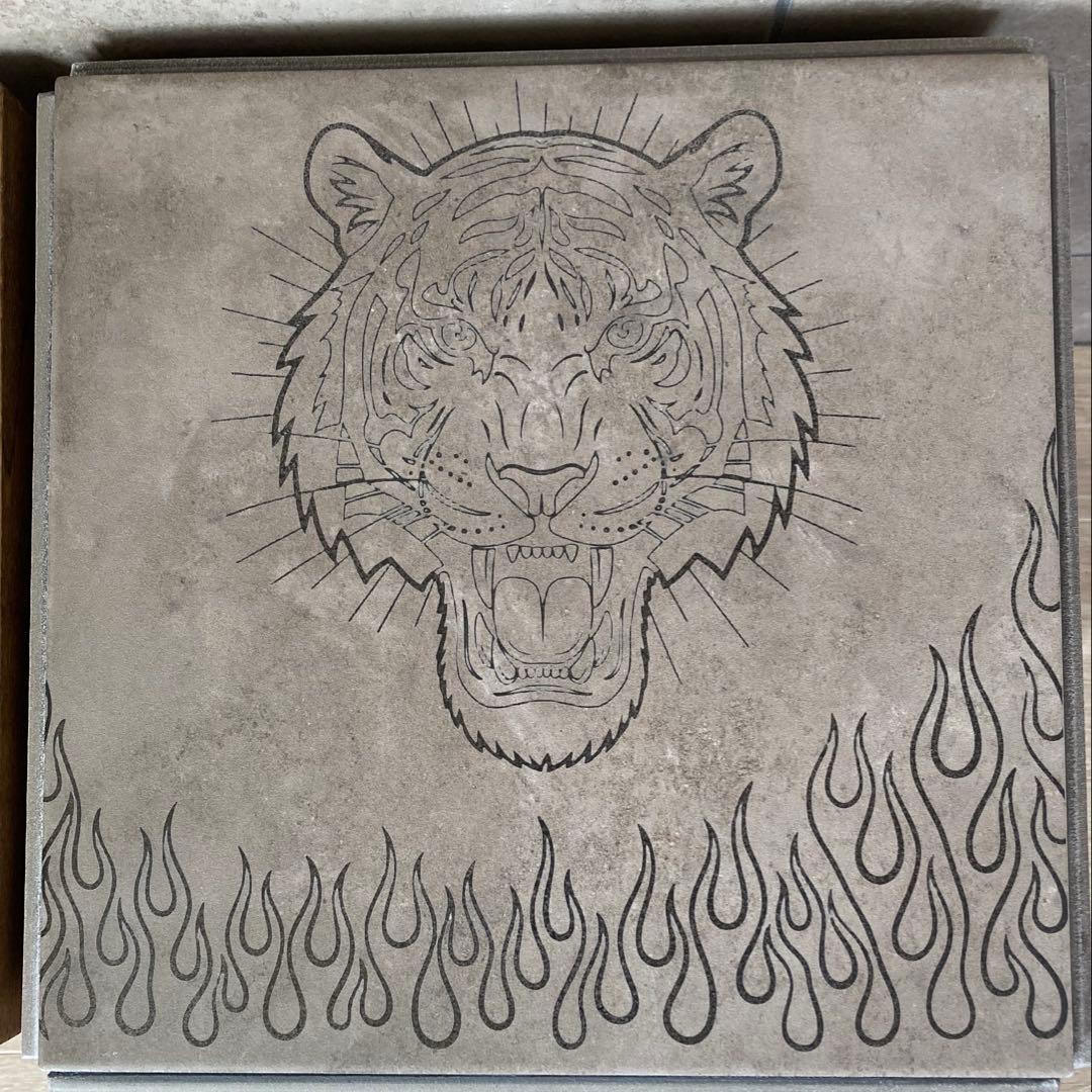 Tiger & Flames 刻印 タイルサイドテーブル