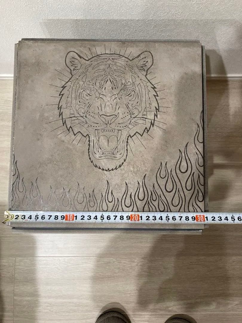 Tiger & Flames 刻印 タイルサイドテーブル