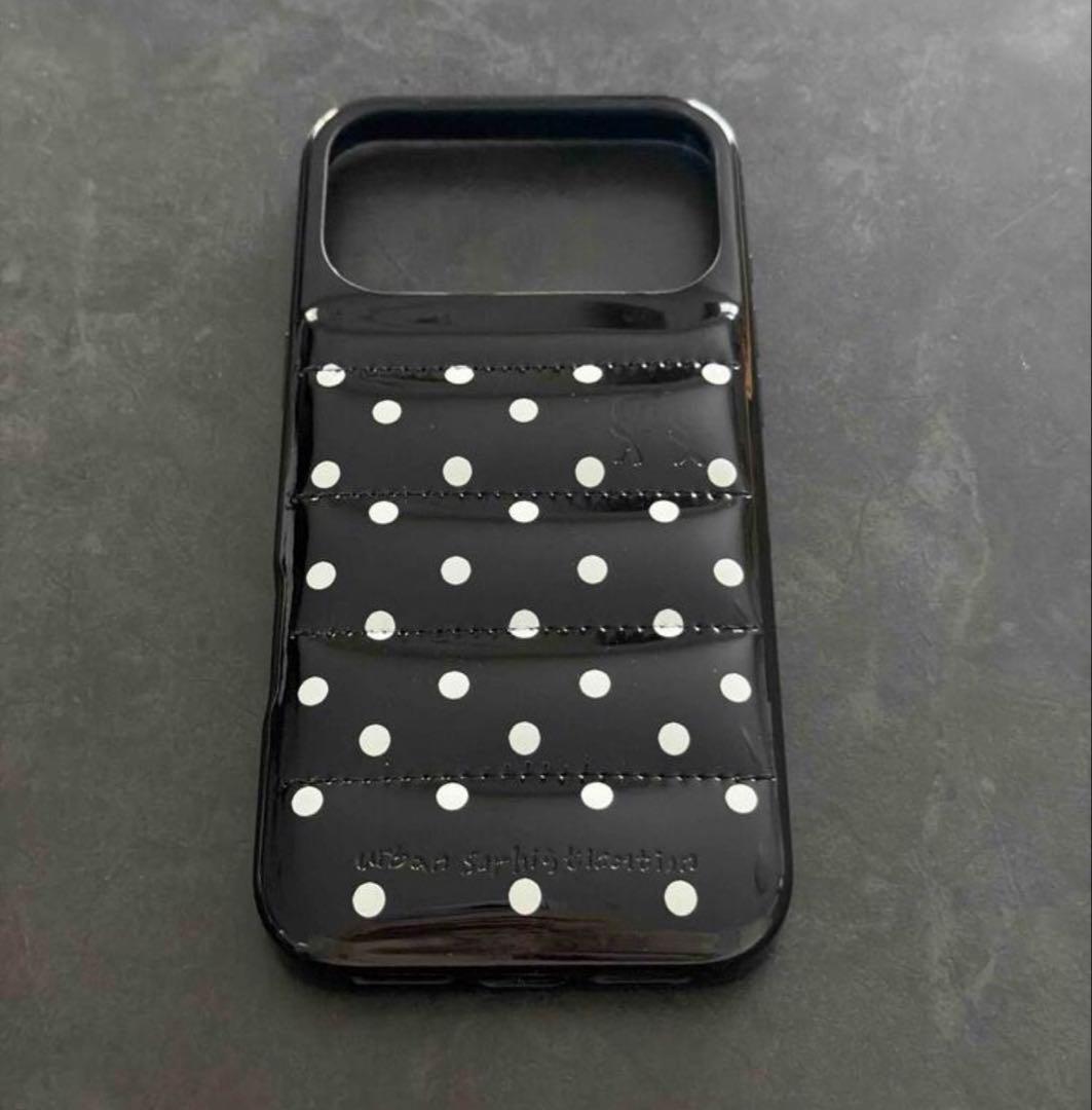 Urban Sophistication iPhone17proケース ドット黒