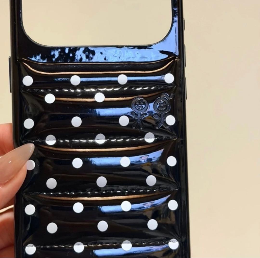 Urban Sophistication iPhone17proケース ドット黒