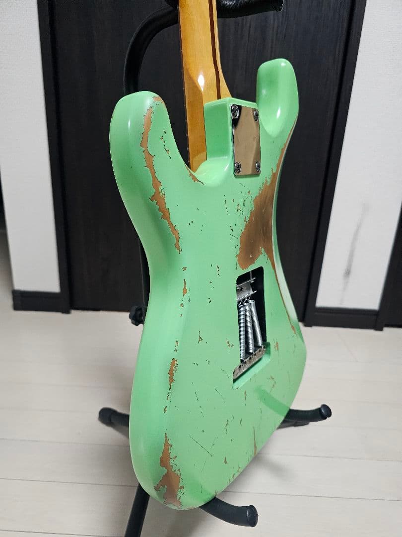 ストラトタイプ　ハードレリック仕様　コンポーネントギター