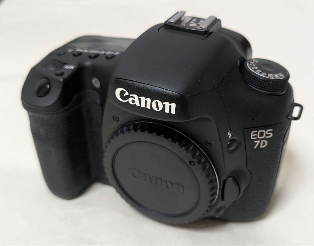 Canon EOS 7D デジタル一眼レフカメラ CF(16GB)付