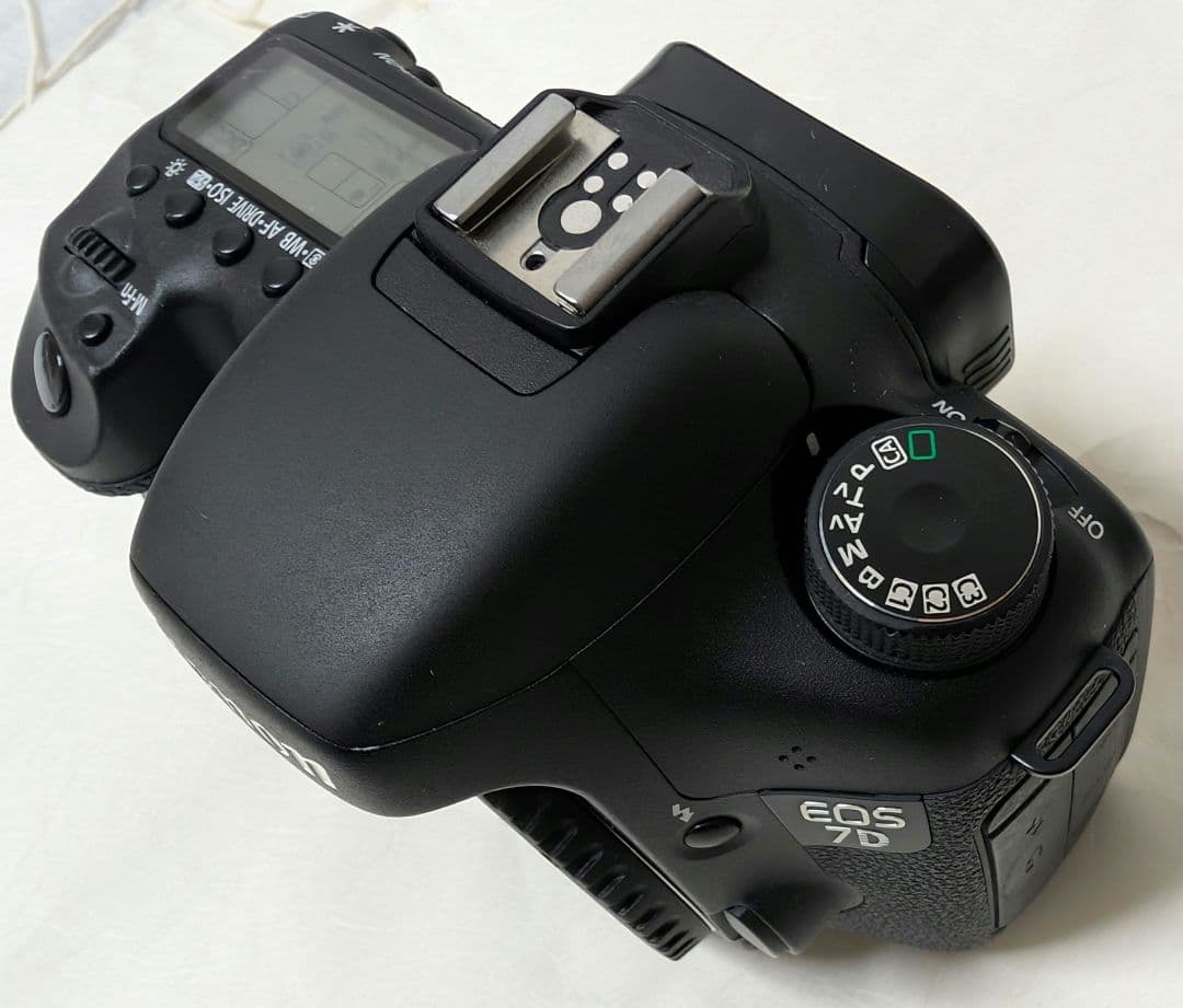 Canon EOS 7D デジタル一眼レフカメラ CF(16GB)付