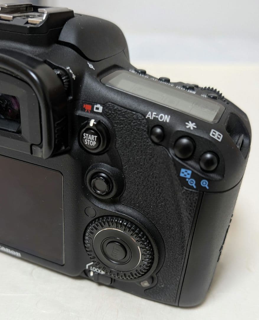 Canon EOS 7D デジタル一眼レフカメラ CF(16GB)付