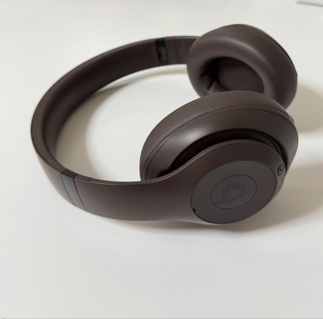 Beats Studio Pro ワイヤレスヘッドフォン ブラウン