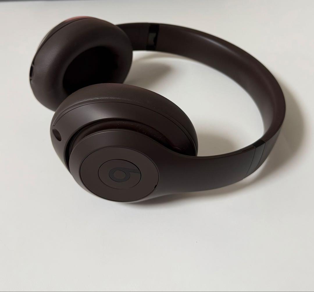 Beats Studio Pro ワイヤレスヘッドフォン ブラウン