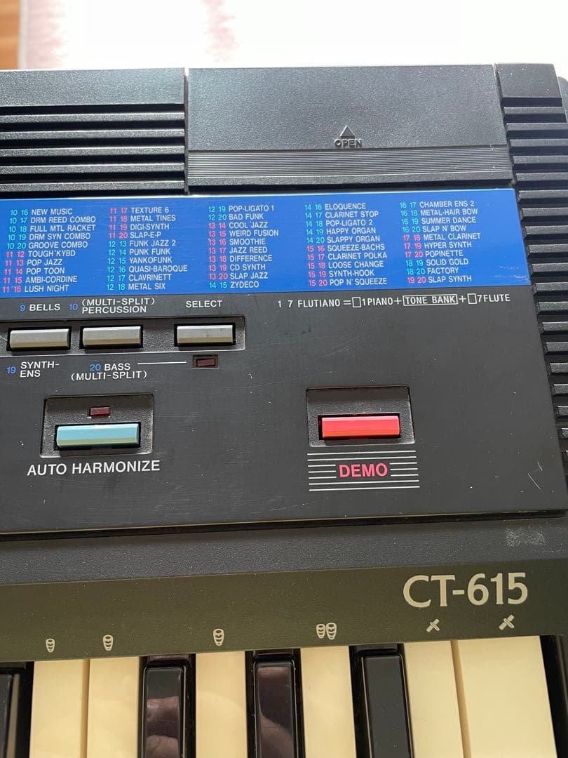 カシオ　CASIO キーボード　CT-615 210SOUND TONEBANK