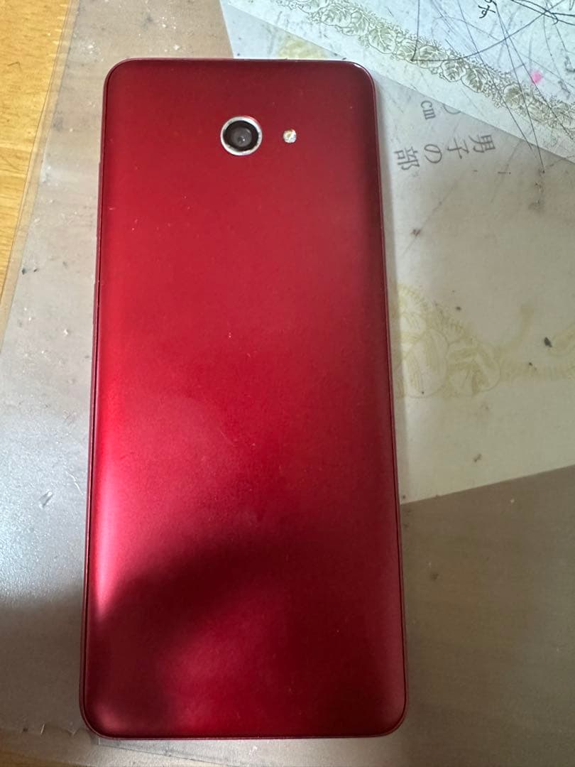 赤色スマートフォン 32GB 本体