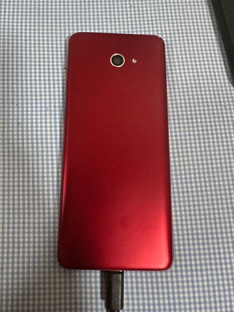 赤色スマートフォン 32GB 本体