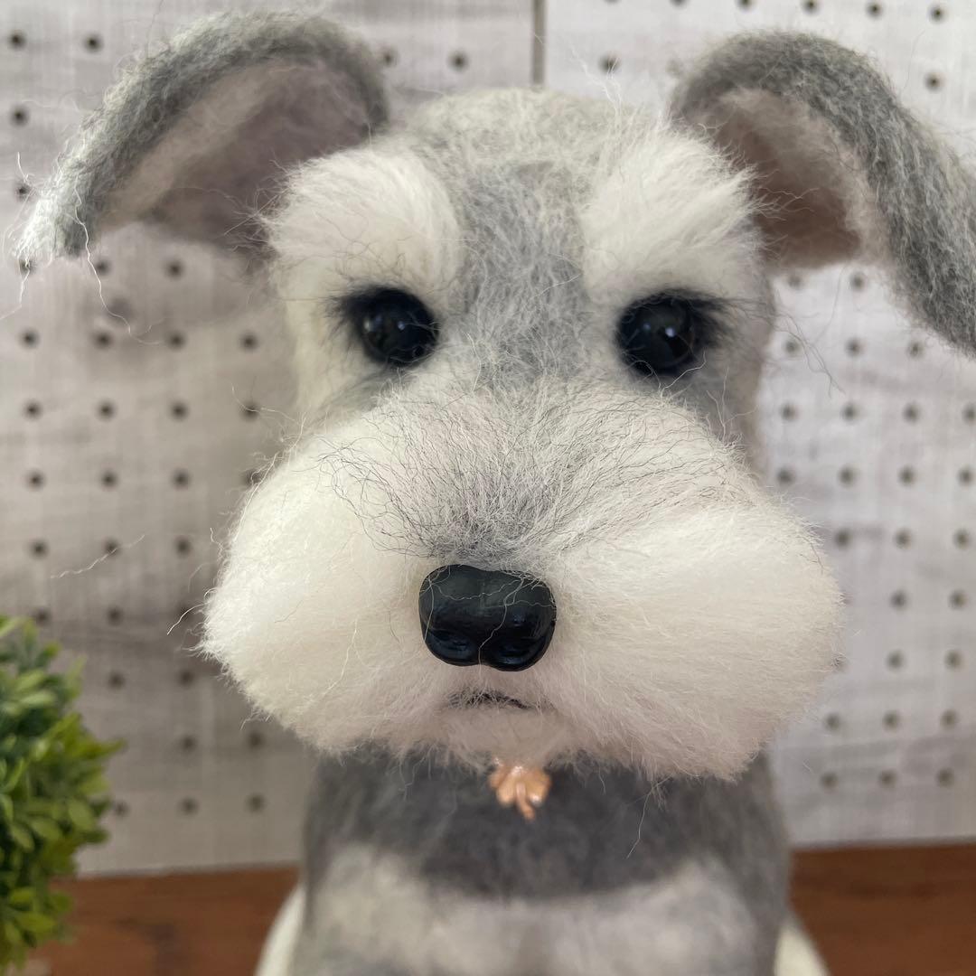 羊毛フェルト　ミニチュアシュナウザー　ソルト&ペッパー　Mサイズ