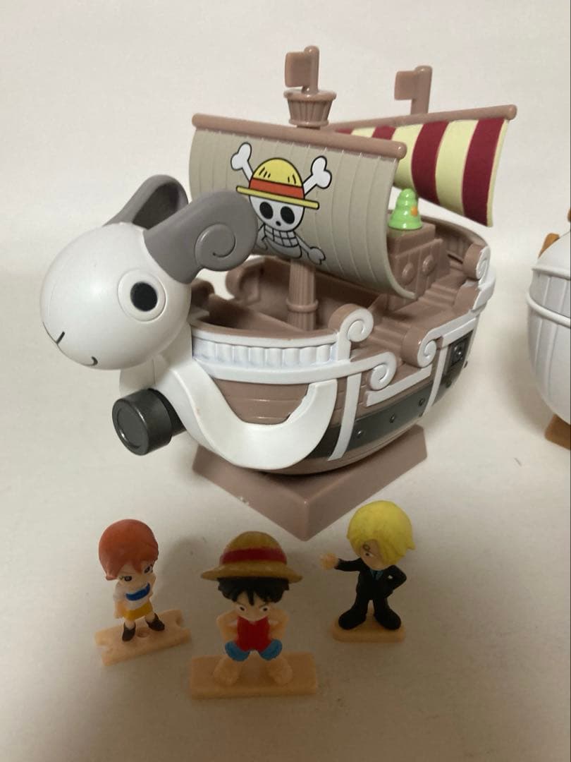 キャラバンク　ワンピース　ゴーイングメリー号　モビーディック号　海軍軍艦セット
