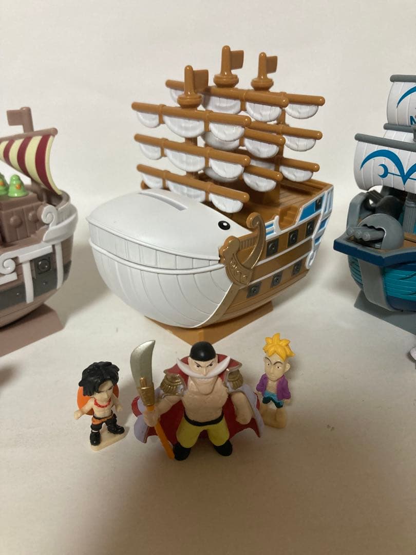 キャラバンク　ワンピース　ゴーイングメリー号　モビーディック号　海軍軍艦セット