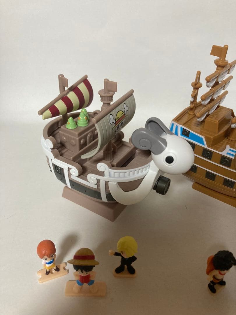 キャラバンク　ワンピース　ゴーイングメリー号　モビーディック号　海軍軍艦セット