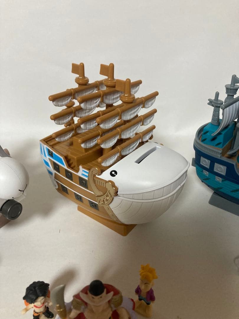 キャラバンク　ワンピース　ゴーイングメリー号　モビーディック号　海軍軍艦セット