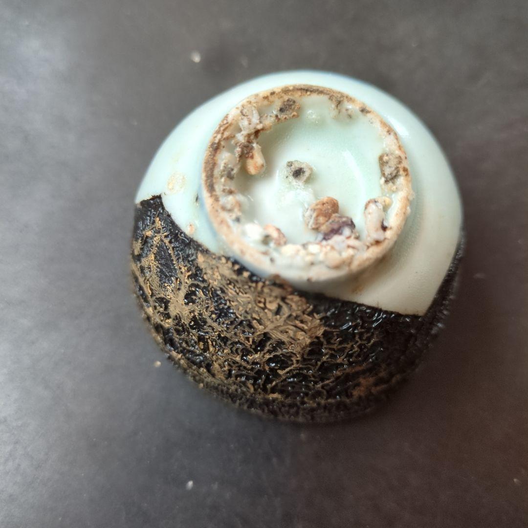 青白色 手描き模様 磁器の器　初期伊万里の陶片　盃