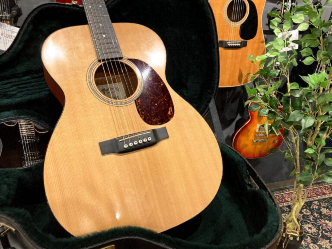 超美品 Martin 000-16GT アコースティック ハードケース・保証書付