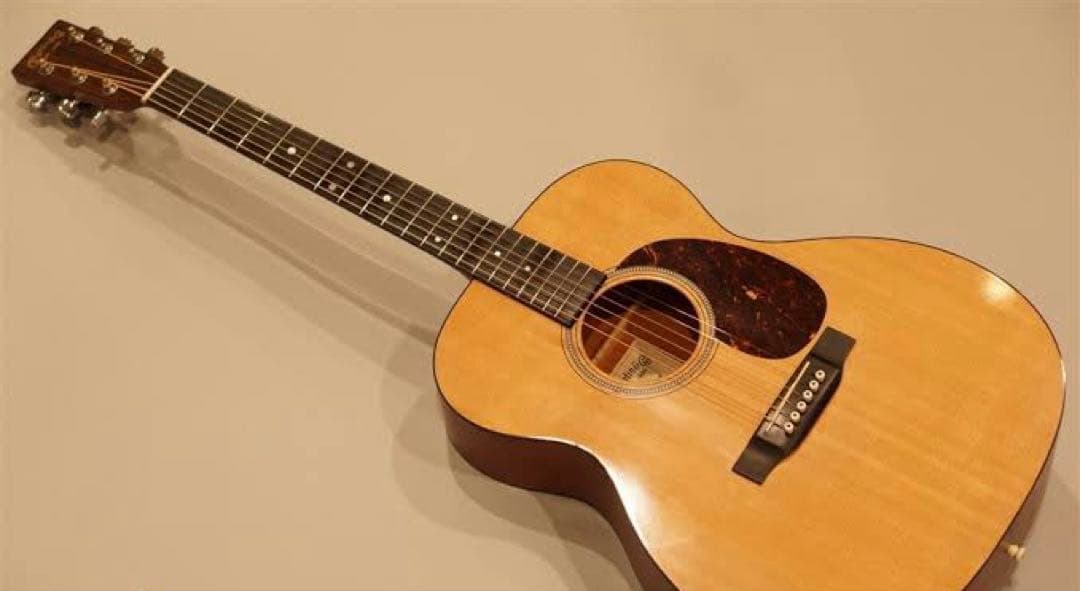 超美品 Martin 000-16GT アコースティック ハードケース・保証書付