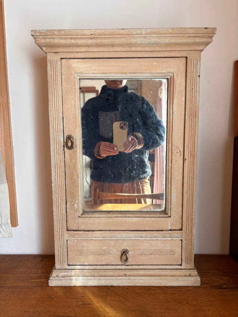 フランス　ブロカント　木製キャビネット 鏡付き　アンティーク