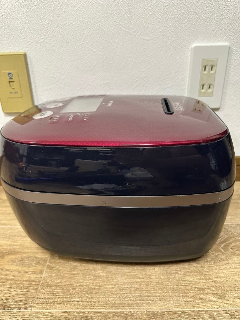 2018年 タイガー JPH-B101(KW) 炊飯器 土鍋　ジャー　5.５合