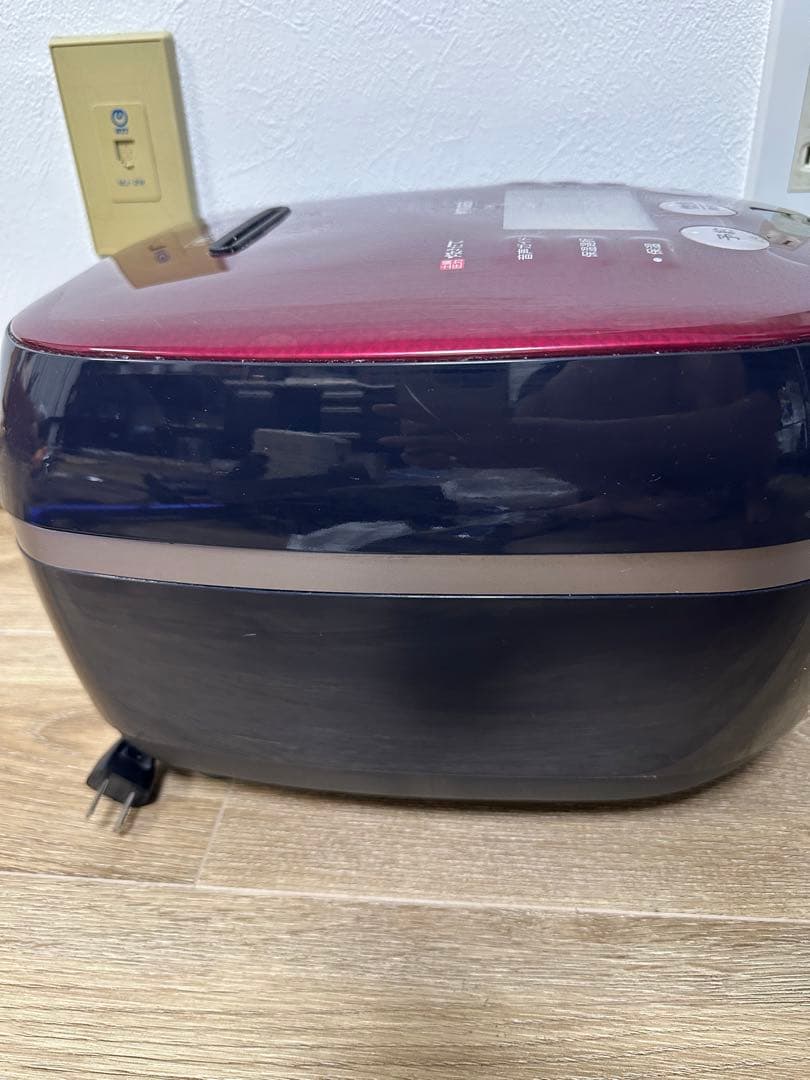 2018年 タイガー JPH-B101(KW) 炊飯器 土鍋　ジャー　5.５合