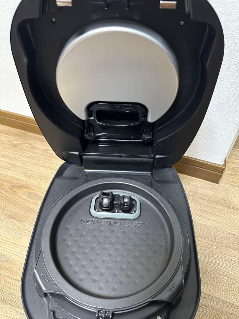 2018年 タイガー JPH-B101(KW) 炊飯器 土鍋　ジャー　5.５合