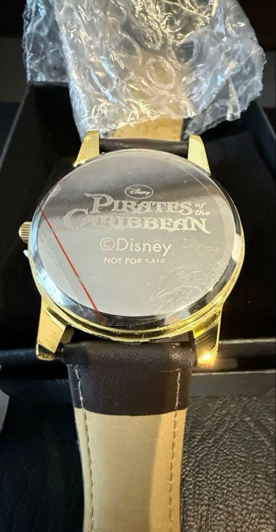 【超激レア美品】パイレーツ・オブ・カリビアン　北を指さないコンパス&宝箱&腕時計