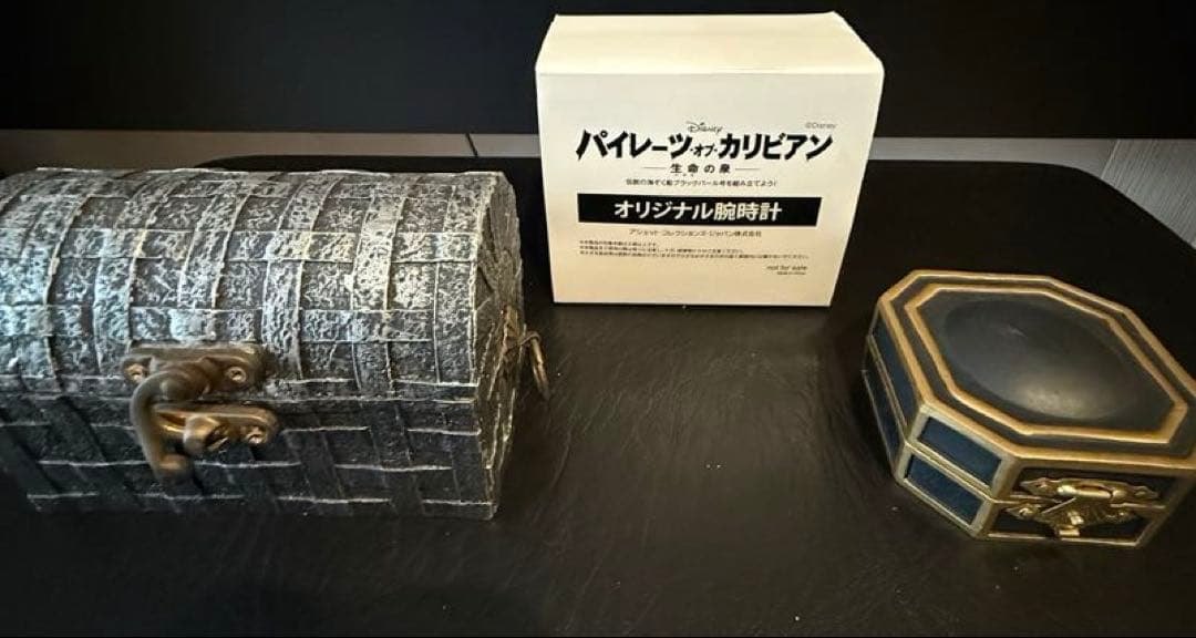 【超激レア美品】パイレーツ・オブ・カリビアン　北を指さないコンパス&宝箱&腕時計