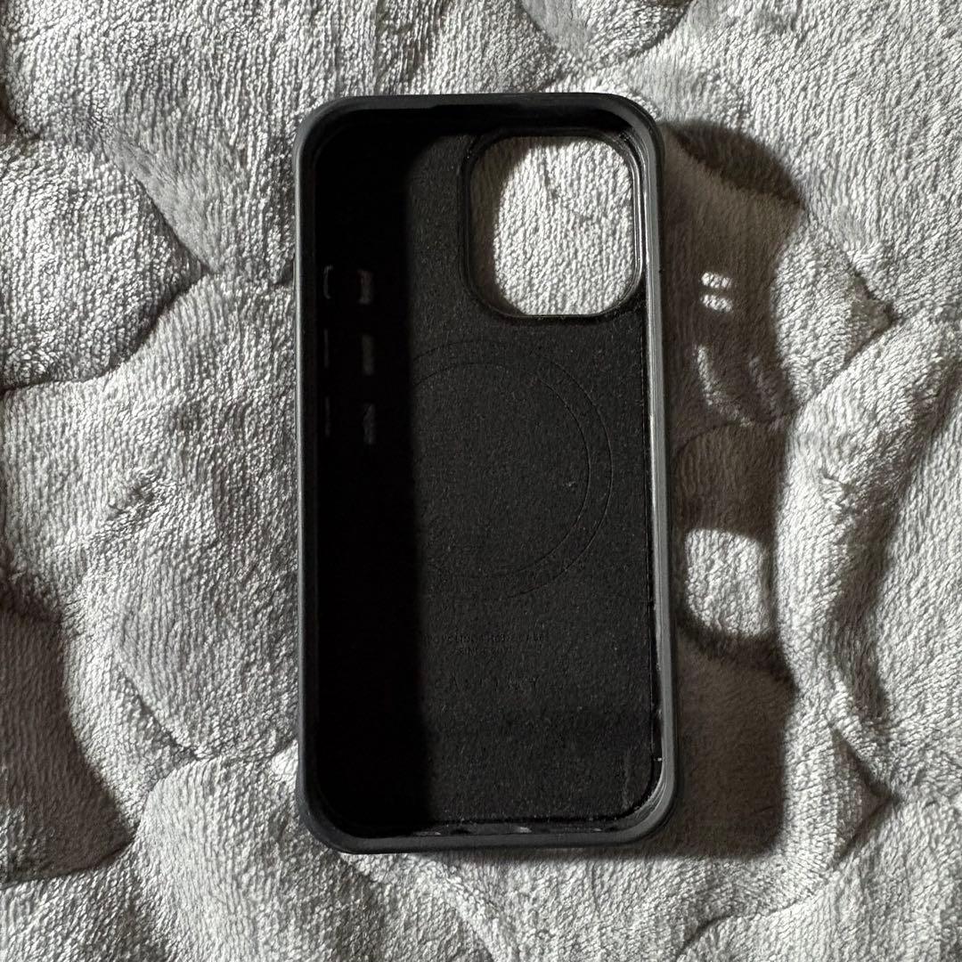 CASETiFY iPhone16用ケース ブラック