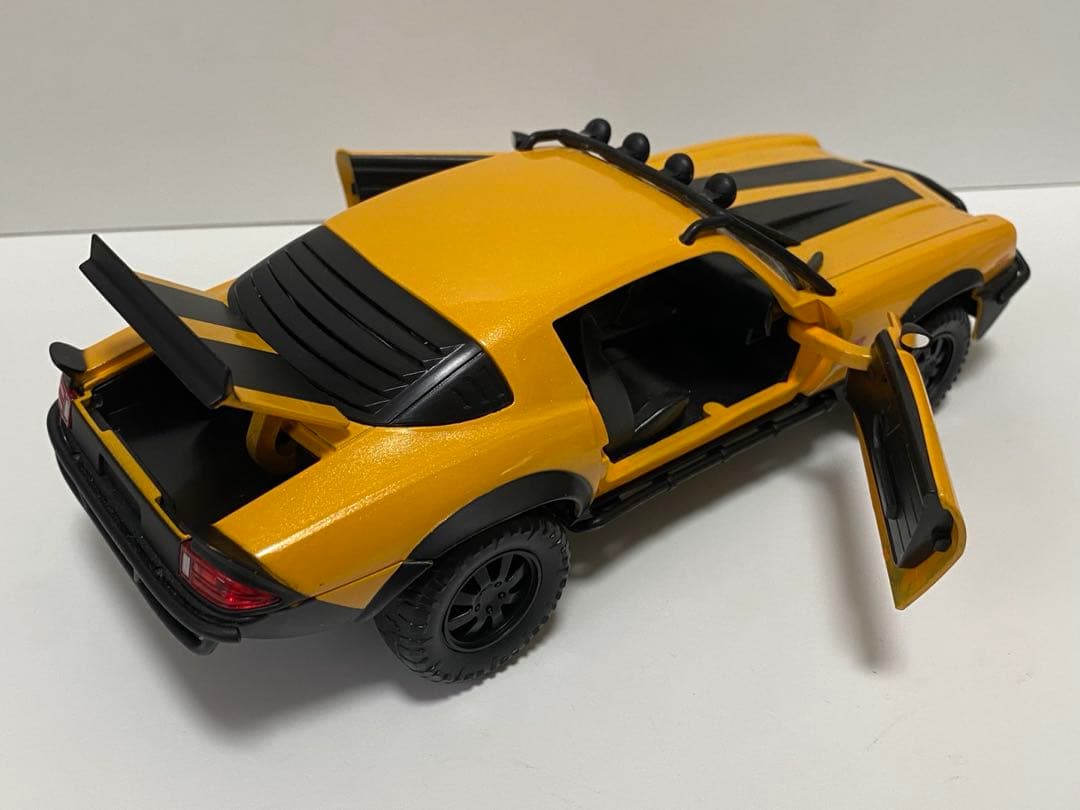 1/24スケール　シボレー　カマロ　1979 トランスフォーマー バンブルビー