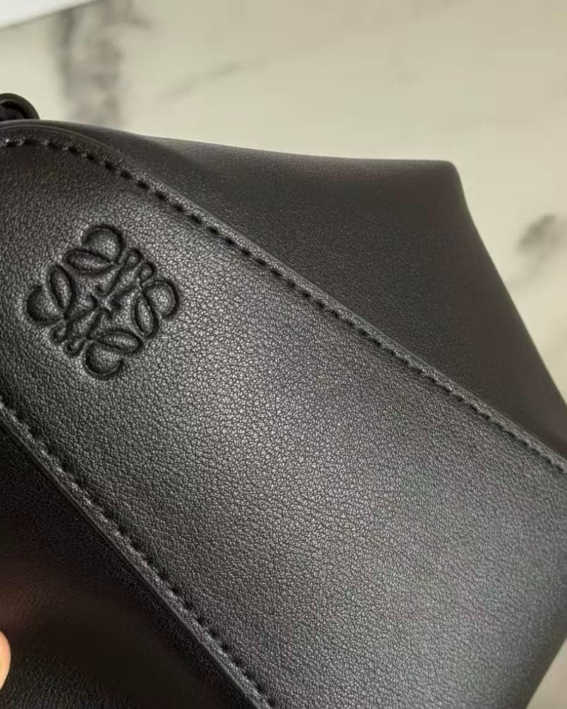 LOEWE ブラックレザーバッグ~~~