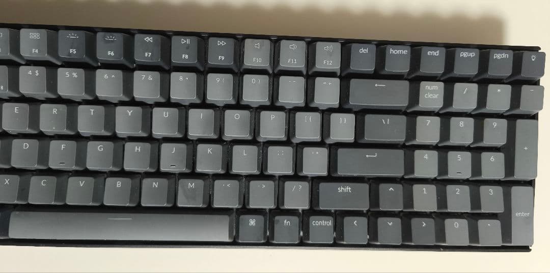 Keychronキークロン　メカニカルキーボードK4　茶軸ワイヤレス