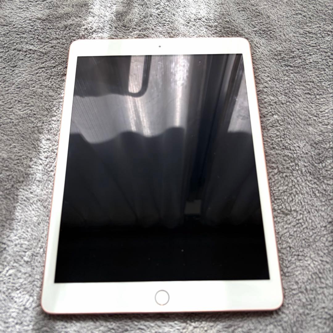 Apple iPad (第８世代) Wi-Fi 32GB ゴールド