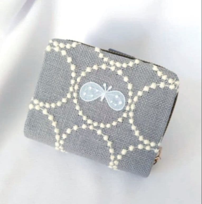 【受注製作】グレー タンバリン 蝶々 ベルト付き二つ折り財布 ミナペルホネン