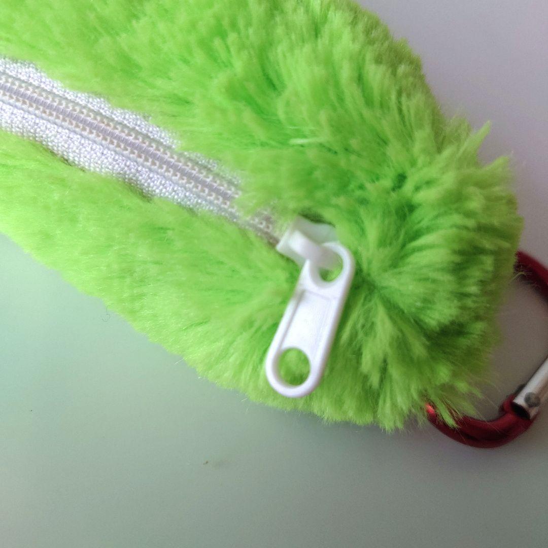 チャックスGP　腕グルーミー　ペンポーチ　ペンケース　グリーン　カラビナ付