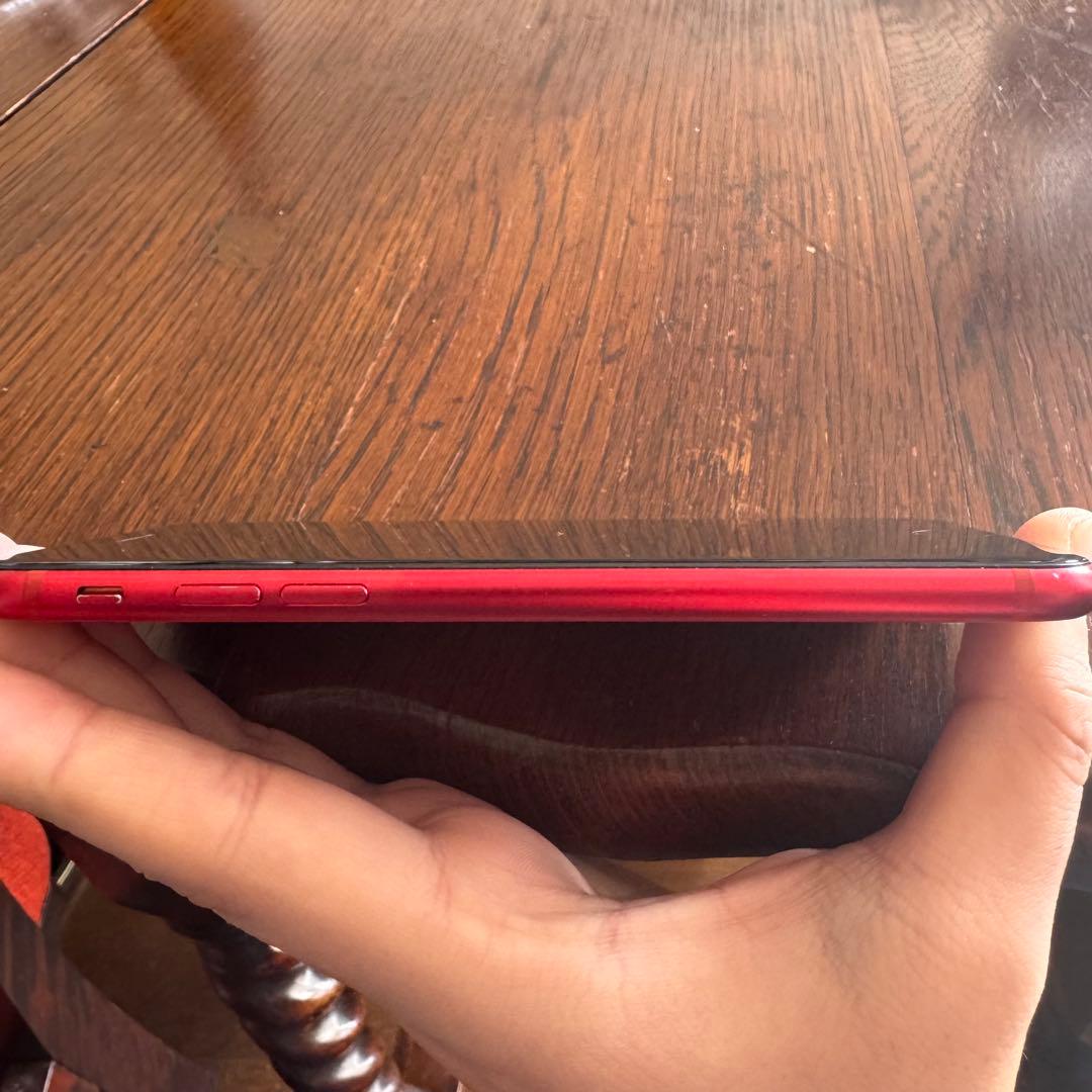 iPhoneSE 第2世代 128GB プロダクトレッド SIMロック無し