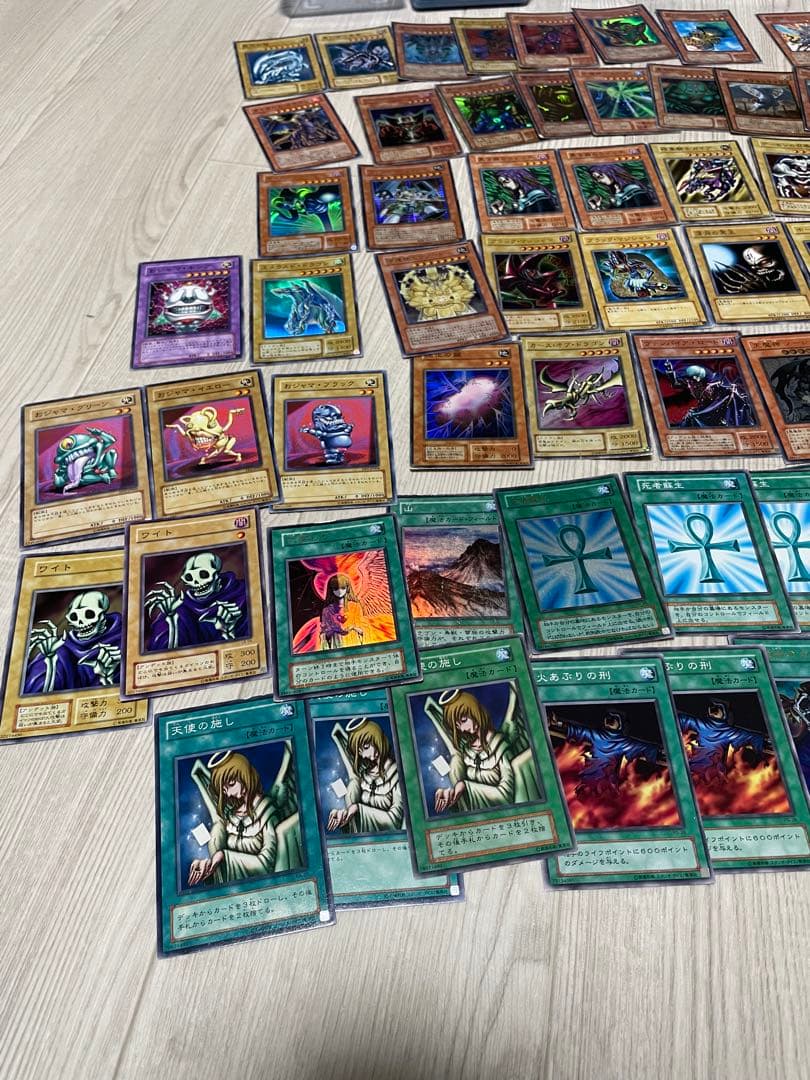 た*き様 遊戯王 まとめ売り 2000枚以上 初期カード多数あり 引退品 コレク