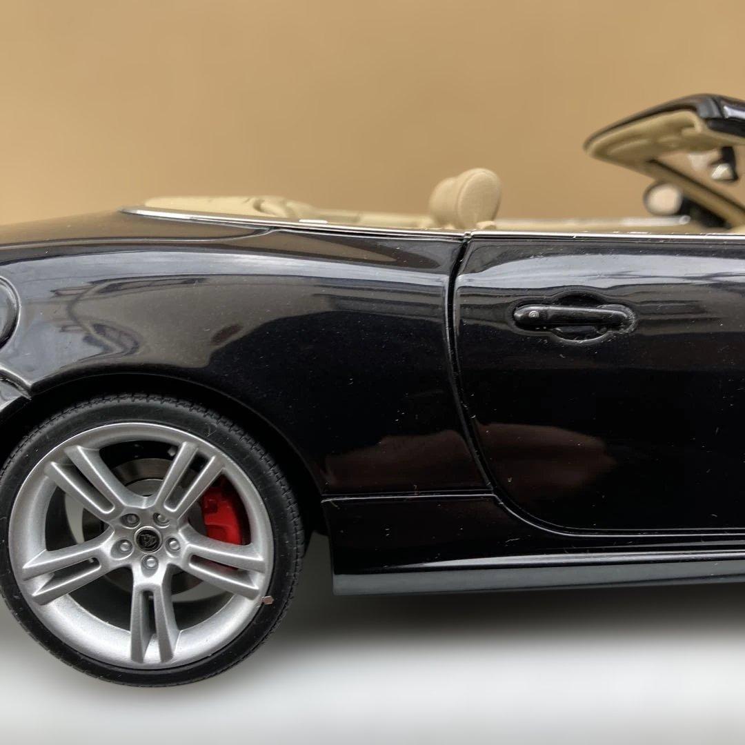 オートアートジャガー XK コンバーチブル 1/18