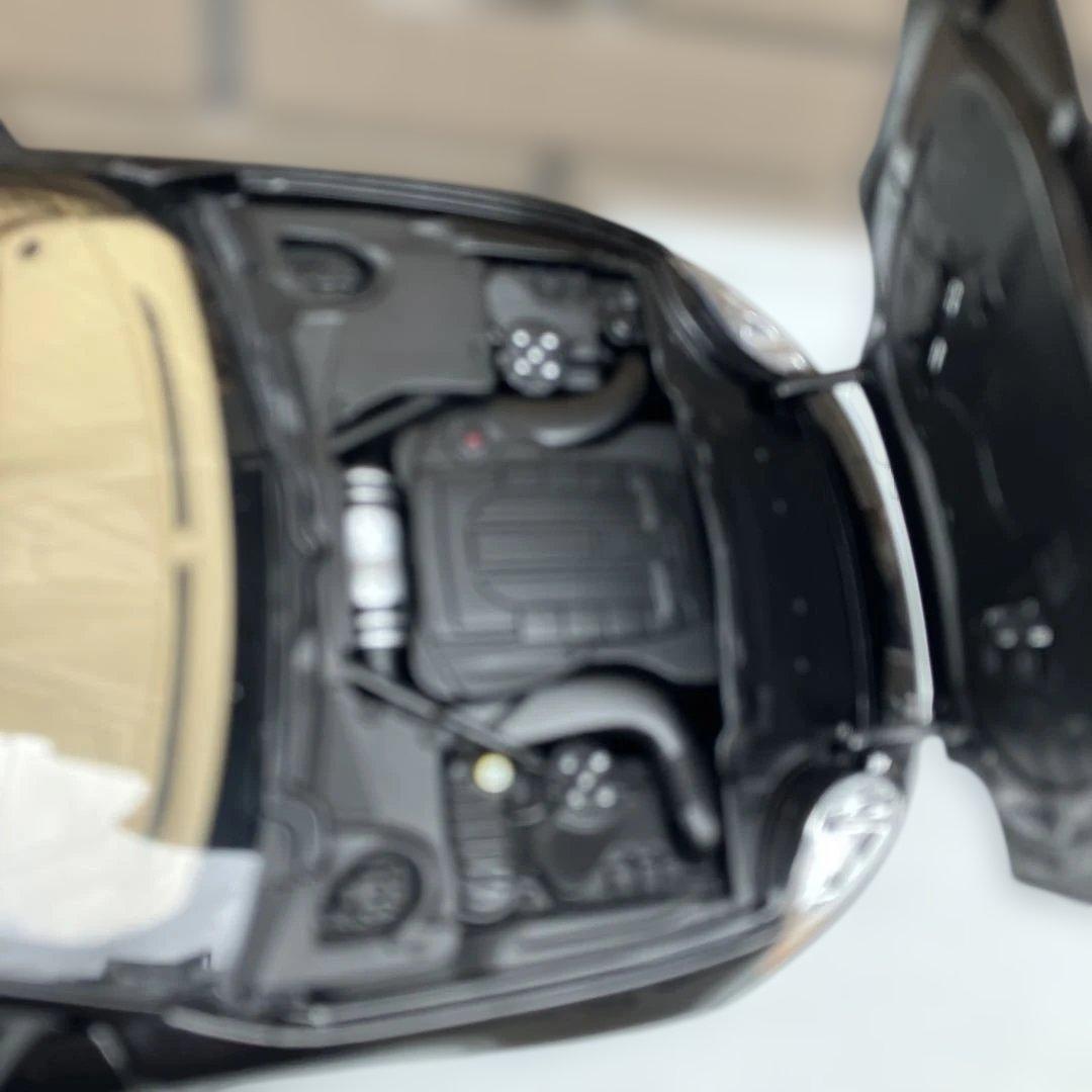 オートアートジャガー XK コンバーチブル 1/18