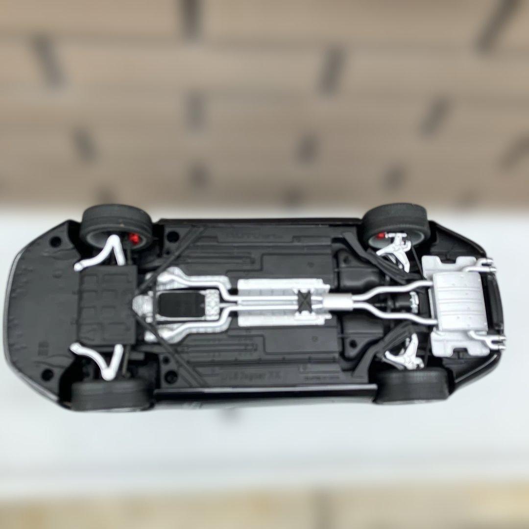 オートアートジャガー XK コンバーチブル 1/18