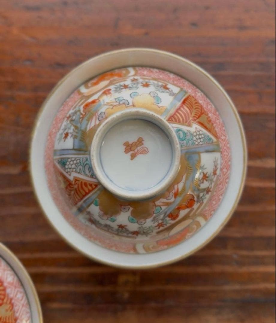 骨董皿　伊万里焼 金彩色絵上手　蓋付き茶碗2客 花鳥文 蓋碗　蓋物