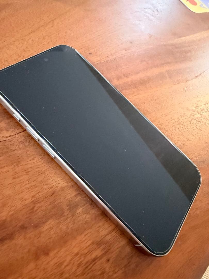 R*y様 海外版　iPhone 15 Pro ホワイト 本体