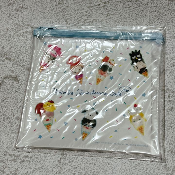 ユーリオンアイス　勇利　ヴィクトル　グッズ