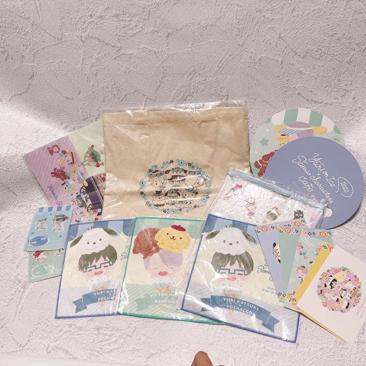 ユーリオンアイス　勇利　ヴィクトル　グッズ