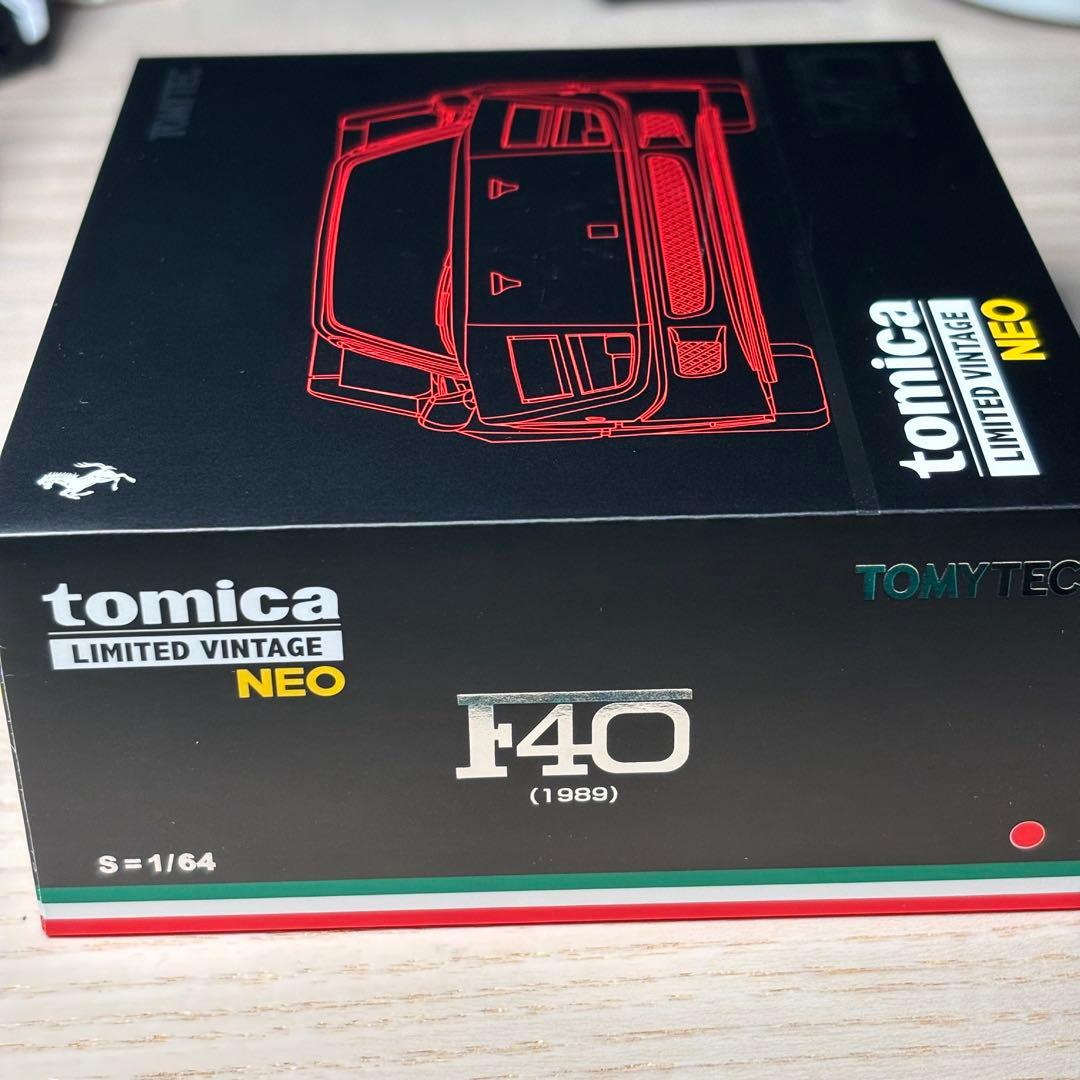 【TLV】1/64 1989フェラーリ F40（レッド／フロント＆リア開閉）