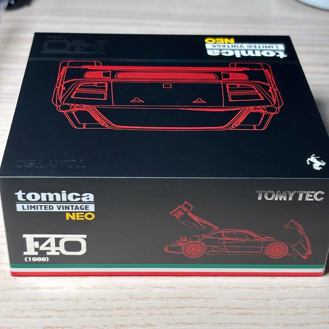 【TLV】1/64 1989フェラーリ F40（レッド／フロント＆リア開閉）
